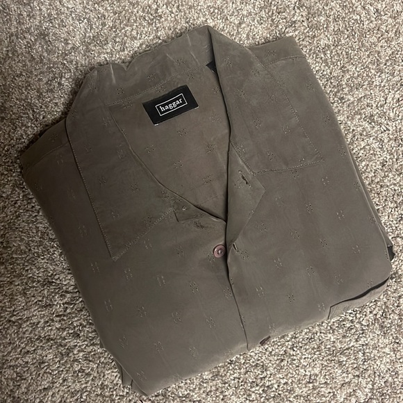 Haggar Silk like shirt for men. Size L - Picture 4 of 4